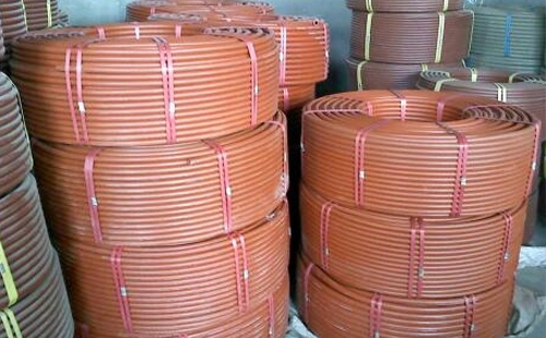 提升工程安全：聚乙烯(RPE)阻燃碌曲穿线管在现代建筑中的应用